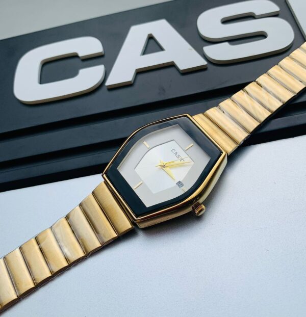 CASIO Analog Unisex Wristwatch – Classic Simplicity & Everyday Reliability - Image 2